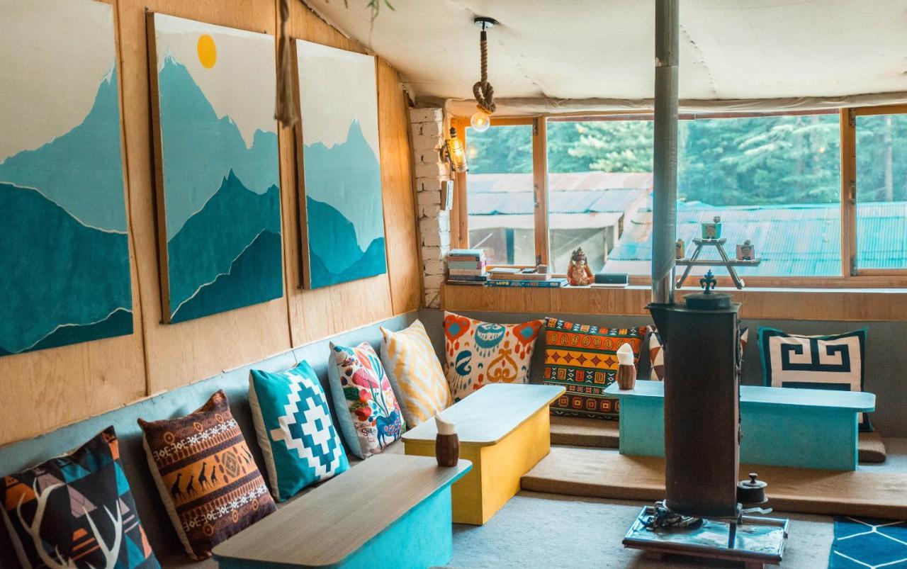 Young Monk Hostel & Cafe Old Manali Esterno foto