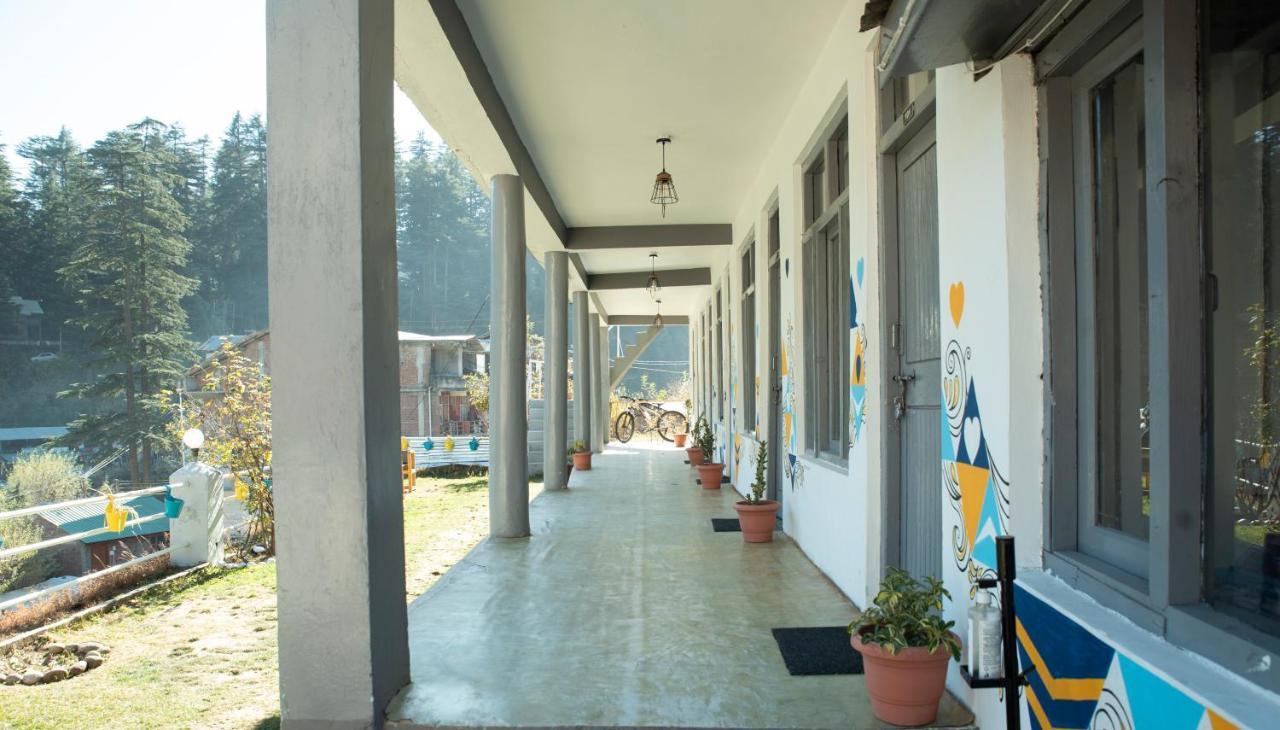 Young Monk Hostel & Cafe Old Manali Esterno foto