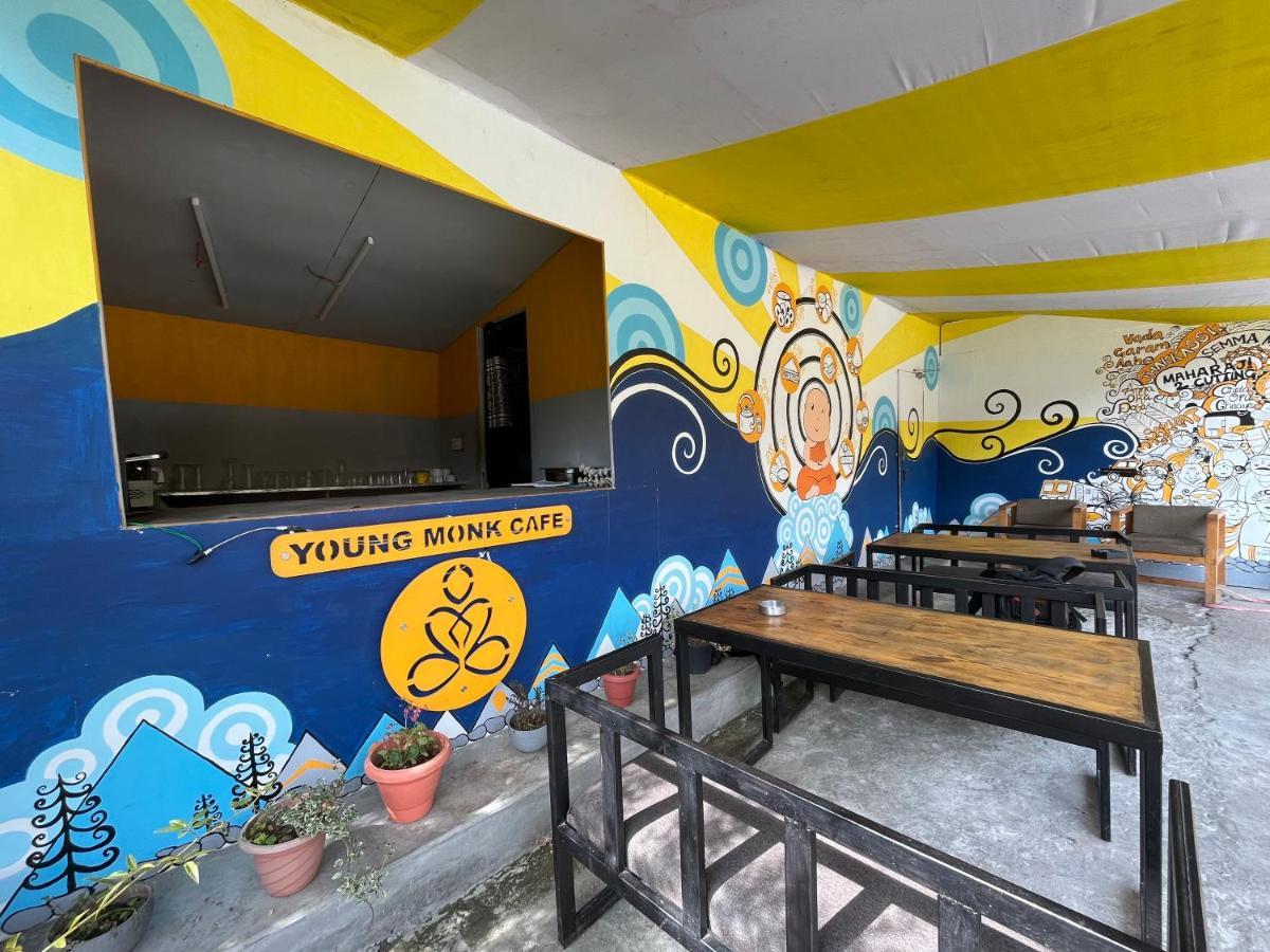 Young Monk Hostel & Cafe Old Manali Esterno foto